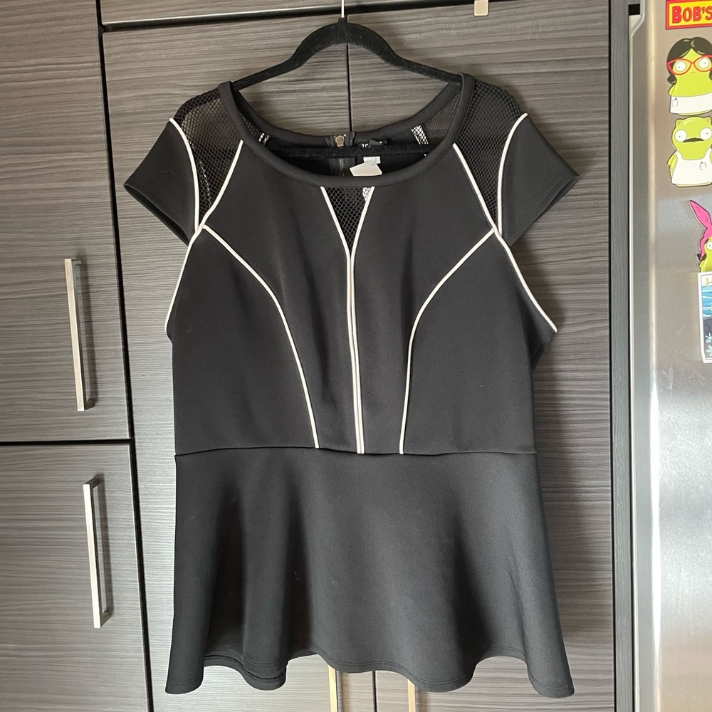 Torrid Black Cut Out Peplum Piped Top Size 2